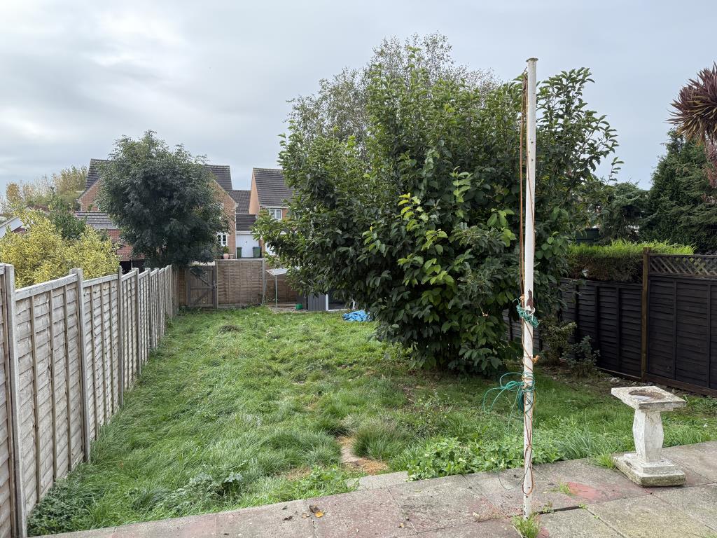 Lot: 24 - TWO-BEDROOM SEMI-DETACHED HOUSE - Garden with patio in foreground